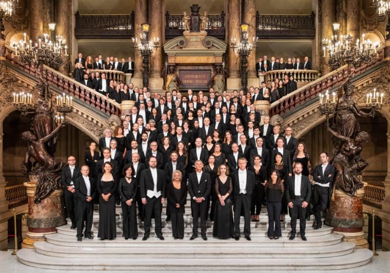 Un orchestre symphonique français lors d'un concert à l'Opéra Garnier
